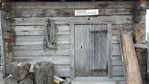 hirsiperinne_ruskon sivukonttori